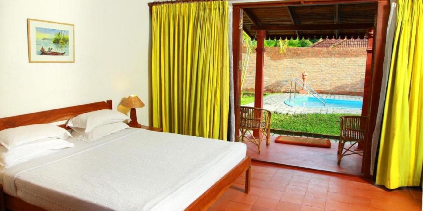 Abad Whispering Palms Hotel Kumarakom Bagian luar foto